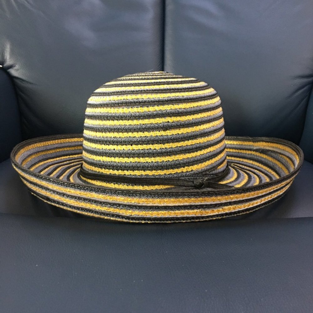 SALE!  Flattering GEORGI Rimmed Hat